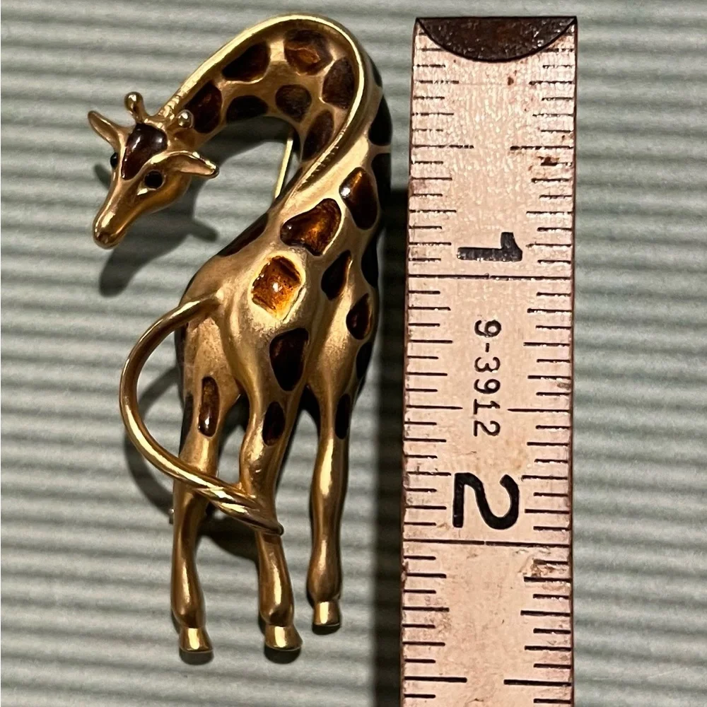 Vtg FERNANDO ORIGINALS Signed FO Gold Tone 3D Enamel GIRAFFE Brooch  80s Retro